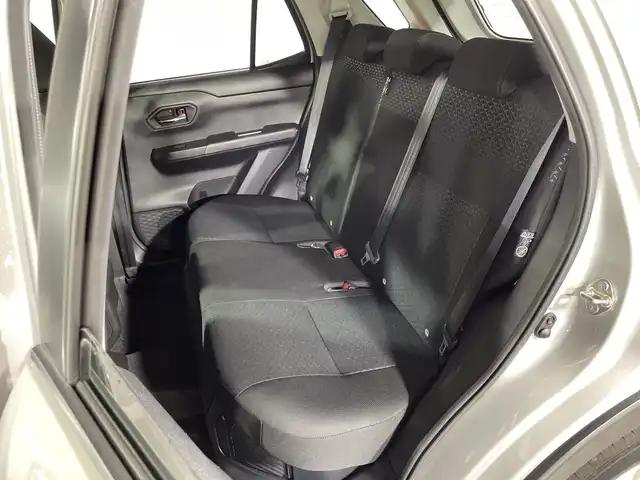 トヨタ ライズ G 神奈川県 2023(令5)年 1.4万km スムースグレーマイカメタリック 純正9インチナビゲーション/Bluetooth　フルセグ　SD　CD　DVD/パノラミックビューモニター/トヨタスマートアシスト/衝突警報機能/衝突回避支援ブレーキ機能/ブレーキ制御付き誤発進抑制機能/車線逸脱警報機能/車線逸脱抑制制御機能/ふらつき警報/路側逸脱警報/オートハイビーム/標識認識機能/クリアランスソナー/ビルトインETＣ/前後ドライブレコーダー/スマートペダル（S-PDL）/電動サイドブレーキ/オートブレーキホールド/2.1Ａ ＵＳＢポート/ステアリングスイッチ/純正フロアマット/レベライザー/シートリフター/ECOモード/プッシュスタート/LEDヘッドライト/オートライト/純正16インチアルミホイール/電動格納ミラー/ウインカーミラー/スマートキー/スペアキー（1本）