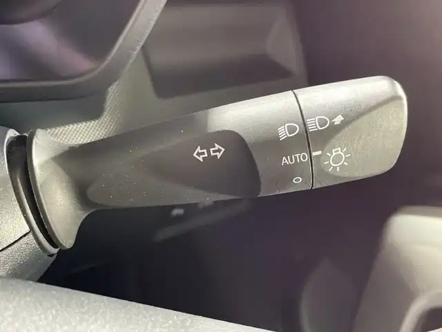 トヨタ ライズ G 神奈川県 2023(令5)年 1.4万km スムースグレーマイカメタリック 純正9インチナビゲーション/Bluetooth　フルセグ　SD　CD　DVD/パノラミックビューモニター/トヨタスマートアシスト/衝突警報機能/衝突回避支援ブレーキ機能/ブレーキ制御付き誤発進抑制機能/車線逸脱警報機能/車線逸脱抑制制御機能/ふらつき警報/路側逸脱警報/オートハイビーム/標識認識機能/クリアランスソナー/ビルトインETＣ/前後ドライブレコーダー/スマートペダル（S-PDL）/電動サイドブレーキ/オートブレーキホールド/2.1Ａ ＵＳＢポート/ステアリングスイッチ/純正フロアマット/レベライザー/シートリフター/ECOモード/プッシュスタート/LEDヘッドライト/オートライト/純正16インチアルミホイール/電動格納ミラー/ウインカーミラー/スマートキー/スペアキー（1本）