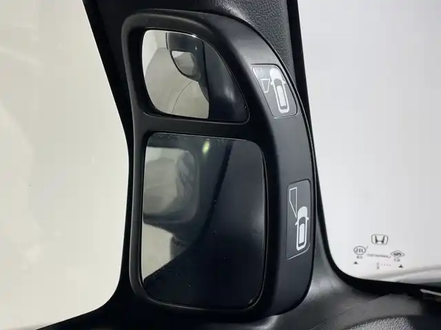 ホンダ Ｎ ＢＯＸ カスタムGターボSSブラッククタイル 福岡県 2017(平29)年 6.4万km クリスタルブラックパール 社外メモリーナビゲーション/フルセグテレビ/社外フリップダウンモニター/シートカバー/社外グリル/両側電動スライドドア/革巻きステアリング/ステアリングスイッチ/ドライブレコーダー/オートライト/社外アルミホイール