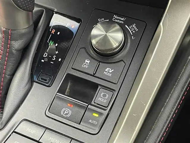 レクサス ＮＸ 300h Fスポーツ 茨城県 2018(平30)年 4.2万km ホワイトノーヴァガラスフレーク 純正10.3型ナビ/Bluetooth/フルセグ/CD/DVD/AM/FM/パノラミックビューモニター/サンルーフ/衝突軽減ブレーキ/レーダークルーズコントロール/ブラインドスポットモニター/ETC2.0/前後コーナーセンサー/パワーシート(D/N席)/シートヒーター/エアシート/パワーバックドア/LEDヘッドライト/LEDフォグライト