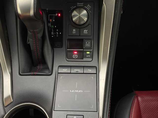 レクサス ＮＸ 300h Fスポーツ 茨城県 2018(平30)年 4.2万km ホワイトノーヴァガラスフレーク 純正10.3型ナビ/Bluetooth/フルセグ/CD/DVD/AM/FM/パノラミックビューモニター/サンルーフ/衝突軽減ブレーキ/レーダークルーズコントロール/ブラインドスポットモニター/ETC2.0/前後コーナーセンサー/パワーシート(D/N席)/シートヒーター/エアシート/パワーバックドア/LEDヘッドライト/LEDフォグライト