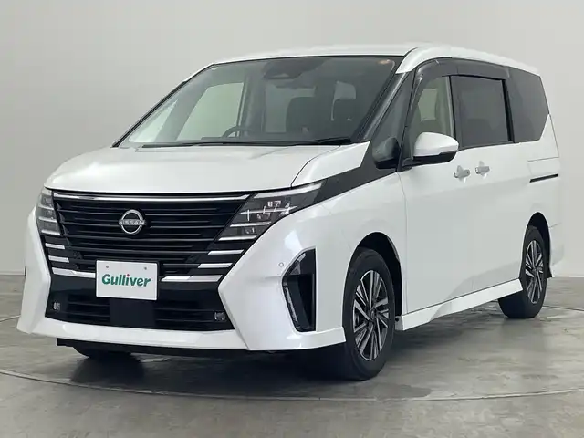 日産 セレナ e－パワー ハイウェイスター V 群馬県 2024(令6)年 3.2万km プリズムホワイト 純正１２．３型ナビ　純正１１型後席モニター　全周囲カメラ　アダプティブクルーズコントロール　レーンキープアシスト　衝突被害軽減ブレーキ　オートマチックハイビーム　両側パワースライドドア　ＥＴＣ　禁煙車