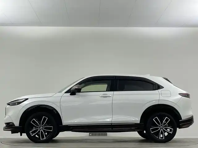 ホンダ ヴェゼル ハイブリッド e:HEV Z 埼玉県 2023(令5)年 1.9万km プラチナホワイトパール 純正ナビ　シートヒーター　バックカメラ　ＢＳＭ　ＥＴＣ　前後ドライブレコーダー　LEDヘッドライト　フルセグTV　MTモード付AT　寒冷地仕様　追加クルコン　ダウンヒルアシストコントロール　