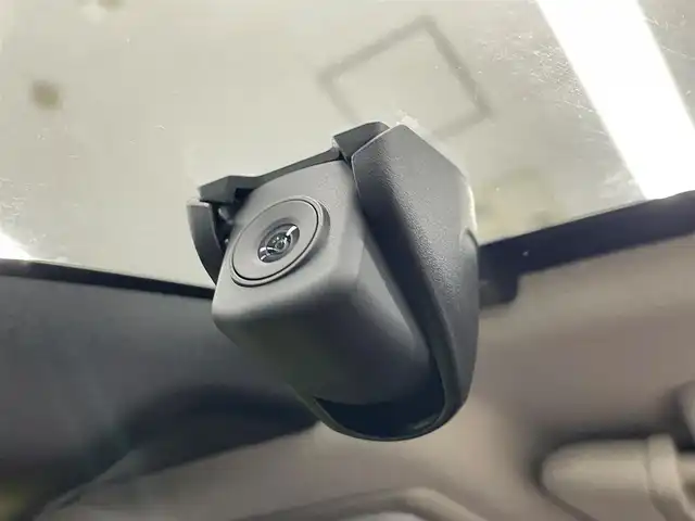 ホンダ ヴェゼル ハイブリッド e:HEV Z 埼玉県 2023(令5)年 1.9万km プラチナホワイトパール 純正ナビ　シートヒーター　バックカメラ　ＢＳＭ　ＥＴＣ　前後ドライブレコーダー　LEDヘッドライト　フルセグTV　MTモード付AT　寒冷地仕様　追加クルコン　ダウンヒルアシストコントロール　