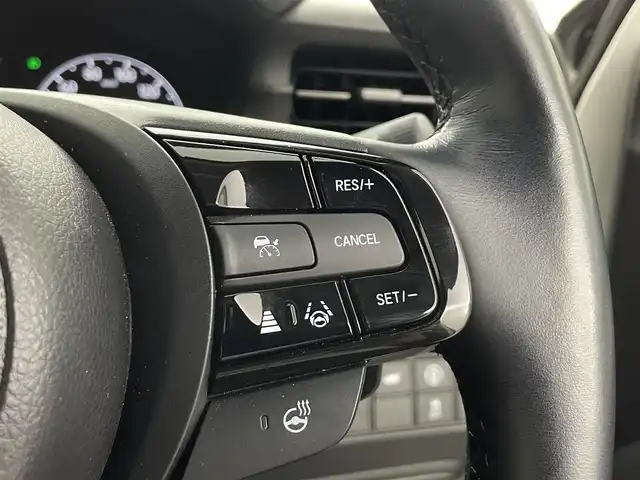 ホンダ ヴェゼル ハイブリッド e:HEV Z 埼玉県 2023(令5)年 1.9万km プラチナホワイトパール 純正ナビ　シートヒーター　バックカメラ　ＢＳＭ　ＥＴＣ　前後ドライブレコーダー　LEDヘッドライト　フルセグTV　MTモード付AT　寒冷地仕様　追加クルコン　ダウンヒルアシストコントロール　