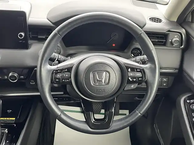 ホンダ ヴェゼル ハイブリッド e:HEV Z 埼玉県 2023(令5)年 1.9万km プラチナホワイトパール 純正ナビ　シートヒーター　バックカメラ　ＢＳＭ　ＥＴＣ　前後ドライブレコーダー　LEDヘッドライト　フルセグTV　MTモード付AT　寒冷地仕様　追加クルコン　ダウンヒルアシストコントロール　