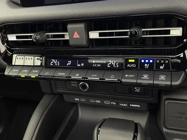 トヨタ ランドクルーザー ２５０ VX 宮城県 2025(令7)年 0.2万km プラチナホワイトパールマイカ サンルーフ/４WD/ワンオーナー/モデリスタパッケージ/モデリスタシグネチャーイルミブレード/丸目ヘッドランプ（各目積み込み）/純正ディスプレイオーディオ/（フルセグＴＶ・Bluetooth・USB）/パノラミックビューモニター/デジタルインナーミラー/セーフティセンス/・プリクラッシュセーフティ/・レーンディパーチャーアラート/・オートマチックハイビーム/・ドライバー異常時対応システム/・プロアクティブドライビングアシスト/・発進遅れ告知機能/・レーントレーシングアシスト/・レーダークルーズコントロール/・ロードサインアシスト/パワーバックドア/ブラインドスポットモニター/LEDヘッドライト/スマートキー/ビルトインETC2.0/D席パワーシート/黒レザーシート/前席シートヒーター/前席エアシート/リアクロストラフィックアラート/リアカメラディテクション/安心降車アシスト/車両接近サポート/横滑り防止機能/保証書/スペアキー