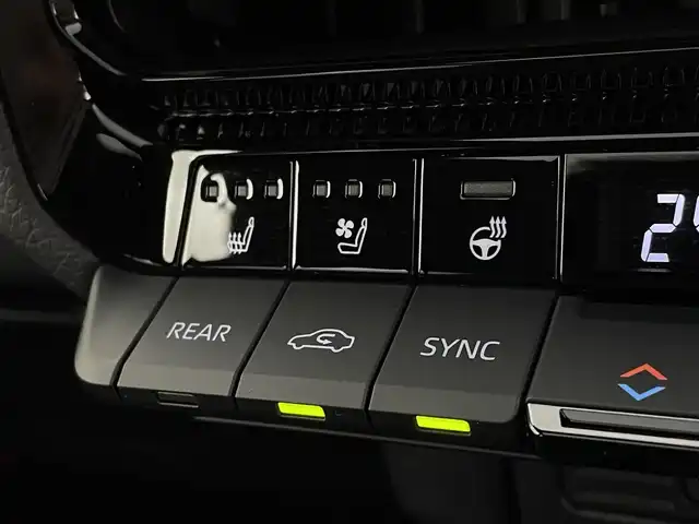 トヨタ ランドクルーザー ２５０ VX 宮城県 2025(令7)年 0.2万km プラチナホワイトパールマイカ サンルーフ/４WD/ワンオーナー/モデリスタパッケージ/モデリスタシグネチャーイルミブレード/丸目ヘッドランプ（各目積み込み）/純正ディスプレイオーディオ/（フルセグＴＶ・Bluetooth・USB）/パノラミックビューモニター/デジタルインナーミラー/セーフティセンス/・プリクラッシュセーフティ/・レーンディパーチャーアラート/・オートマチックハイビーム/・ドライバー異常時対応システム/・プロアクティブドライビングアシスト/・発進遅れ告知機能/・レーントレーシングアシスト/・レーダークルーズコントロール/・ロードサインアシスト/パワーバックドア/ブラインドスポットモニター/LEDヘッドライト/スマートキー/ビルトインETC2.0/D席パワーシート/黒レザーシート/前席シートヒーター/前席エアシート/リアクロストラフィックアラート/リアカメラディテクション/安心降車アシスト/車両接近サポート/横滑り防止機能/保証書/スペアキー