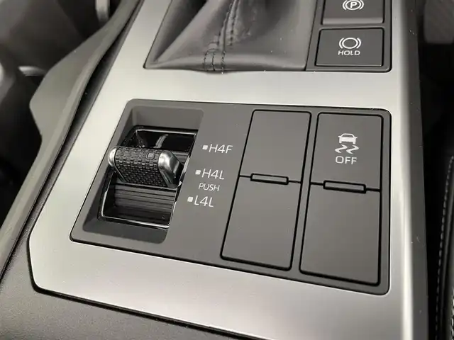 トヨタ ランドクルーザー ２５０ VX 宮城県 2025(令7)年 0.2万km プラチナホワイトパールマイカ サンルーフ/４WD/ワンオーナー/モデリスタパッケージ/モデリスタシグネチャーイルミブレード/丸目ヘッドランプ（各目積み込み）/純正ディスプレイオーディオ/（フルセグＴＶ・Bluetooth・USB）/パノラミックビューモニター/デジタルインナーミラー/セーフティセンス/・プリクラッシュセーフティ/・レーンディパーチャーアラート/・オートマチックハイビーム/・ドライバー異常時対応システム/・プロアクティブドライビングアシスト/・発進遅れ告知機能/・レーントレーシングアシスト/・レーダークルーズコントロール/・ロードサインアシスト/パワーバックドア/ブラインドスポットモニター/LEDヘッドライト/スマートキー/ビルトインETC2.0/D席パワーシート/黒レザーシート/前席シートヒーター/前席エアシート/リアクロストラフィックアラート/リアカメラディテクション/安心降車アシスト/車両接近サポート/横滑り防止機能/保証書/スペアキー