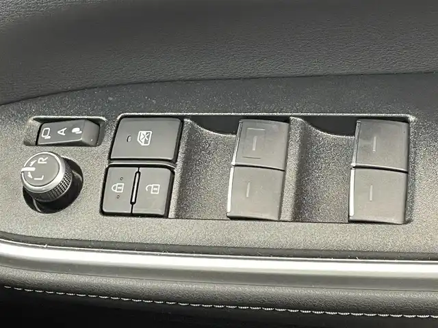 トヨタ ノア S－Z 滋賀県 2023(令5)年 1.8万km スパークリングブラックパールクリスタルシャイン 純正10.5インチナビ/・フルセグ/USB/Bluetooth/HDMI/バックカメラ/両側自動ドア/LEDヘッドライト/追従付クルーズコントロール/オートマチックハイビーム/レーンキープアシスト/純正１７AW/シートヒーター/ステアリングリモコン/折り畳み式サイドテーブル/ドライブレコーダー/ETC2.0/スマートキー