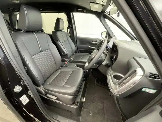 トヨタ ノア S－Z 滋賀県 2023(令5)年 1.8万km スパークリングブラックパールクリスタルシャイン 純正10.5インチナビ/・フルセグ/USB/Bluetooth/HDMI/バックカメラ/両側自動ドア/LEDヘッドライト/追従付クルーズコントロール/オートマチックハイビーム/レーンキープアシスト/純正１７AW/シートヒーター/ステアリングリモコン/折り畳み式サイドテーブル/ドライブレコーダー/ETC2.0/スマートキー