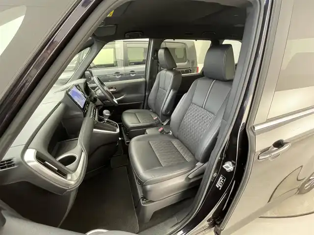 トヨタ ノア S－Z 滋賀県 2023(令5)年 1.8万km スパークリングブラックパールクリスタルシャイン 純正10.5インチナビ/・フルセグ/USB/Bluetooth/HDMI/バックカメラ/両側自動ドア/LEDヘッドライト/追従付クルーズコントロール/オートマチックハイビーム/レーンキープアシスト/純正１７AW/シートヒーター/ステアリングリモコン/折り畳み式サイドテーブル/ドライブレコーダー/ETC2.0/スマートキー