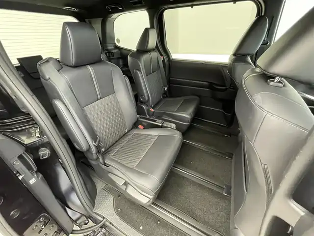 トヨタ ノア S－Z 滋賀県 2023(令5)年 1.8万km スパークリングブラックパールクリスタルシャイン 純正10.5インチナビ/・フルセグ/USB/Bluetooth/HDMI/バックカメラ/両側自動ドア/LEDヘッドライト/追従付クルーズコントロール/オートマチックハイビーム/レーンキープアシスト/純正１７AW/シートヒーター/ステアリングリモコン/折り畳み式サイドテーブル/ドライブレコーダー/ETC2.0/スマートキー