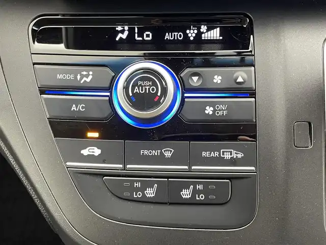 ホンダ フリード G ホンダセンシング 茨城県 2020(令2)年 7.8万km プラチナホワイトパール 純正9インチプレミアムインターナビ/AppleCarplay/Bluetooth/フルセグ/CD/DVD/AM/FM/ホンダセンシング/・衝突軽減ブレーキ/・先行者発進お知らせ機能/・歩行者事故低減ステアリング/・路外逸脱抑制機能/・標識認識機能/・ACC/・LKAS/・前後誤発信抑制機能/前後ドラレコ/D+N席シートヒーター/AFS/LEDオートライト