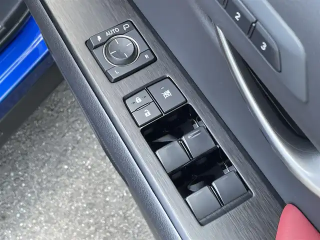 レクサス ＵＸ 250h Fスポーツ 群馬県 2021(令3)年 2.9万km ヒートブルーコントラストレイヤリング レクサスセーフティシステム/・プリクラッシュセーフティ/・レーントレーシングアシスト/・レーダークルーズコントロール/・アダプティブハイビームシステム/・ロードサインアシスト/サンルーフ/ハンズフリーパワーバックドア/三眼フルLEDヘッドランプ/純正12.3インチディスプレイオーディオ/　　Bluetooth/フルセグ/FM/AM/    CD/DVD/USB/SD/Miracast/AUX/パノラミックビューモニター/赤革シート/シートヒーター/エアーシート/ステアリングヒーター/ブラインドスポットモニター/パーキングサポートブレーキ/ヘッドアップディスプレイ/純正18インチアルミホイール/純正フロアマット/前後ドライブレコーダー/ビルドインETC
