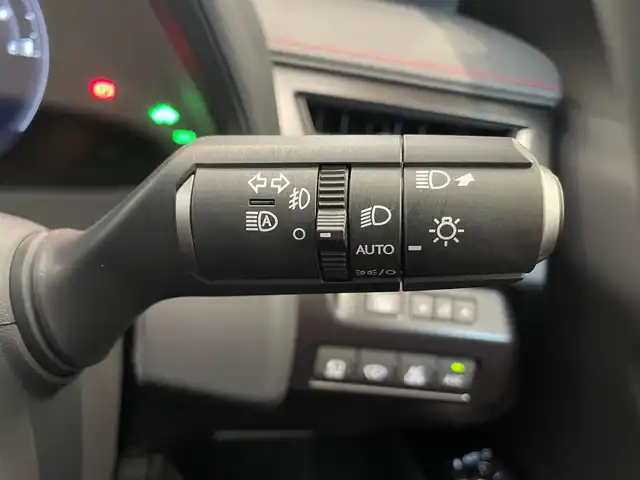 レクサス ＵＸ 250h Fスポーツ 熊本県 2023(令5)年 1.5万km グラファイトブラックガラスフレーク ・ワンオーナー/・スマートキー/・プッシュスタート/・サンルーフ/・プリクラッシュセーフティ/・レーントレーシングアラート/・ブラインドスポットモニター/・道路標識認識/・先行車発進告知/・クルーズコントロール(追従式)/・オートマチックハイビーム/・黒革シート/・前席パワーシート/・前席シートヒーター /・ハンドルヒーター /・純正メモリナビ/　【Bluetooth・USB・AppleCarPlay】/・フルセグTV/・全方位カメラ/・ETC2.0/・ヘッドアップディスプレイ/・パワーバックドア/・LEDヘッドランプ/・LEDフォグランプ/・純正マット/・保証書/取説