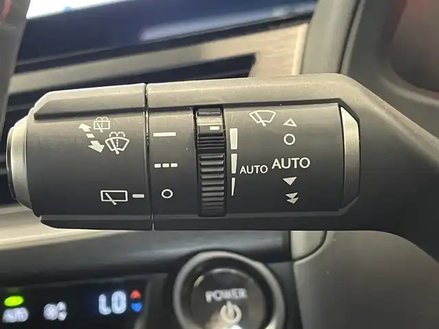 レクサス ＵＸ 250h Fスポーツ 熊本県 2023(令5)年 1.5万km グラファイトブラックガラスフレーク ・ワンオーナー/・スマートキー/・プッシュスタート/・サンルーフ/・プリクラッシュセーフティ/・レーントレーシングアラート/・ブラインドスポットモニター/・道路標識認識/・先行車発進告知/・クルーズコントロール(追従式)/・オートマチックハイビーム/・黒革シート/・前席パワーシート/・前席シートヒーター /・ハンドルヒーター /・純正メモリナビ/　【Bluetooth・USB・AppleCarPlay】/・フルセグTV/・全方位カメラ/・ETC2.0/・ヘッドアップディスプレイ/・パワーバックドア/・LEDヘッドランプ/・LEDフォグランプ/・純正マット/・保証書/取説