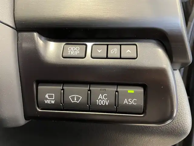レクサス ＵＸ 250h Fスポーツ 熊本県 2023(令5)年 1.5万km グラファイトブラックガラスフレーク ・ワンオーナー/・スマートキー/・プッシュスタート/・サンルーフ/・プリクラッシュセーフティ/・レーントレーシングアラート/・ブラインドスポットモニター/・道路標識認識/・先行車発進告知/・クルーズコントロール(追従式)/・オートマチックハイビーム/・黒革シート/・前席パワーシート/・前席シートヒーター /・ハンドルヒーター /・純正メモリナビ/　【Bluetooth・USB・AppleCarPlay】/・フルセグTV/・全方位カメラ/・ETC2.0/・ヘッドアップディスプレイ/・パワーバックドア/・LEDヘッドランプ/・LEDフォグランプ/・純正マット/・保証書/取説