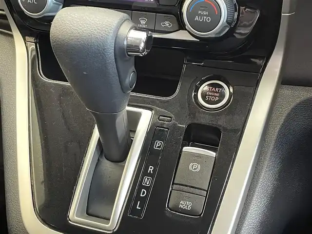 日産 セレナ ハイウェイスター Vセレクション 岩手県 2018(平30)年 7万km ブリリアントホワイトパール ４WD/アラウンドビューモニター/ハンズフリーパワースライドドア/プロパイロット/エマージェンシーブレーキ/前後ソナー/車線逸脱抑制機能/パーキングアシスト/横滑り防止装置/アイドリングストップ/KENWOODナビ/フルセグTV/ステアリングスイッチ/ETC/リヤオートエアコン/ロールサンシェード/LEDヘッドライト/純正15インチアルミホイール