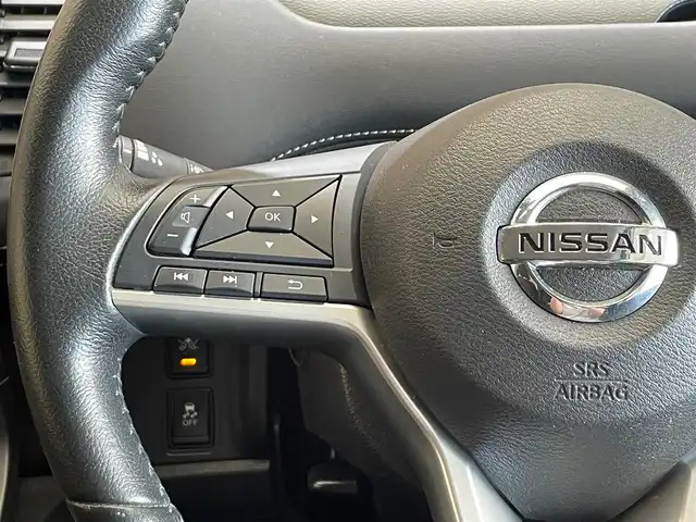 日産 セレナ ハイウェイスター Vセレクション 岩手県 2018(平30)年 7万km ブリリアントホワイトパール ４WD/アラウンドビューモニター/ハンズフリーパワースライドドア/プロパイロット/エマージェンシーブレーキ/前後ソナー/車線逸脱抑制機能/パーキングアシスト/横滑り防止装置/アイドリングストップ/KENWOODナビ/フルセグTV/ステアリングスイッチ/ETC/リヤオートエアコン/ロールサンシェード/LEDヘッドライト/純正15インチアルミホイール