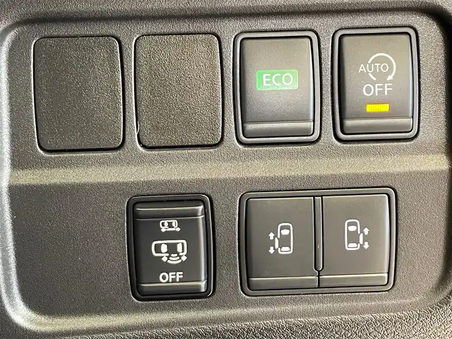日産 セレナ ハイウェイスター Vセレクション 岩手県 2018(平30)年 7万km ブリリアントホワイトパール ４WD/アラウンドビューモニター/ハンズフリーパワースライドドア/プロパイロット/エマージェンシーブレーキ/前後ソナー/車線逸脱抑制機能/パーキングアシスト/横滑り防止装置/アイドリングストップ/KENWOODナビ/フルセグTV/ステアリングスイッチ/ETC/リヤオートエアコン/ロールサンシェード/LEDヘッドライト/純正15インチアルミホイール