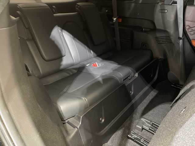 三菱 アウトランダー ＰＨＥＶ P 愛媛県 2023(令5)年 2.7万km ブラックダイヤモンド 純正9インチナビ/(Bluetooth/フルセグ)/サンルーフ/全周囲カメラ/マイパイロット/衝突被害軽減ブレーキ/レーンキープアシスト/前後コーナーセンサー/シートヒーター/ETC/電動リアゲート/LEDヘッドランプ/オートマチックハイビーム/オートライト/盗難防止装置/保証書