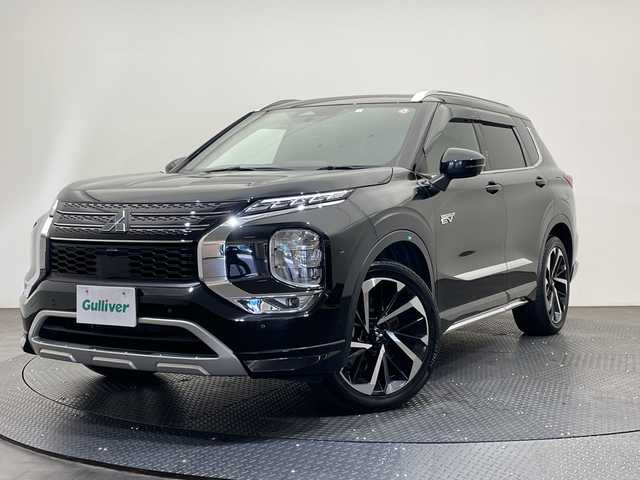 三菱 アウトランダー ＰＨＥＶ P 愛媛県 2023(令5)年 2.7万km ブラックダイヤモンド 純正9インチナビ/(Bluetooth/フルセグ)/サンルーフ/全周囲カメラ/マイパイロット/衝突被害軽減ブレーキ/レーンキープアシスト/前後コーナーセンサー/シートヒーター/ETC/電動リアゲート/LEDヘッドランプ/オートマチックハイビーム/オートライト/盗難防止装置/保証書