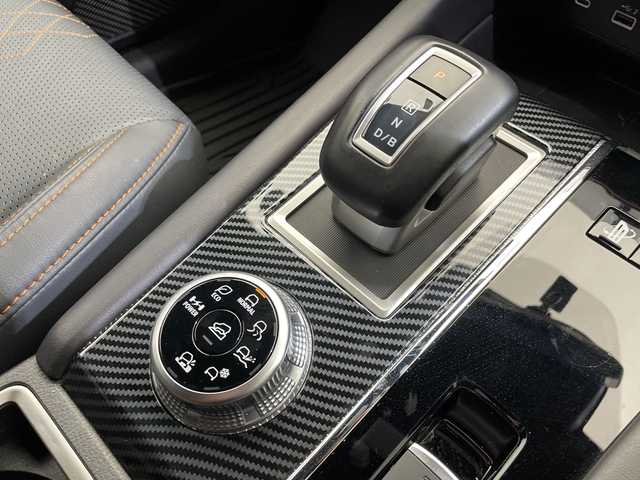 三菱 アウトランダー ＰＨＥＶ P 愛媛県 2023(令5)年 2.7万km ブラックダイヤモンド 純正9インチナビ/(Bluetooth/フルセグ)/サンルーフ/全周囲カメラ/マイパイロット/衝突被害軽減ブレーキ/レーンキープアシスト/前後コーナーセンサー/シートヒーター/ETC/電動リアゲート/LEDヘッドランプ/オートマチックハイビーム/オートライト/盗難防止装置/保証書
