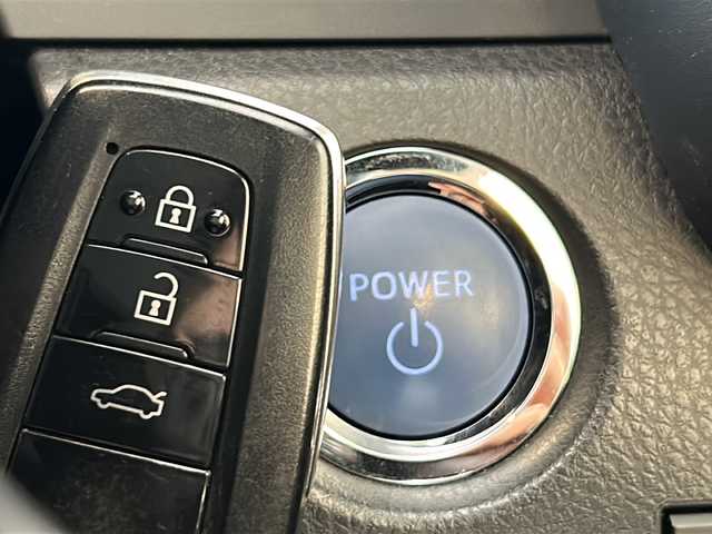 トヨタ カムリ WSレザーパッケージ 岐阜県 2018(平30)年 4.4万km プラチナホワイトパールマイカ JBLプレミアムサウンドシステム/トヨタセーフティセンス/プリクラッシュセーフティ/ブラインドスポットモニター/レーダークルーズコントロール/車線逸脱警報/オートマチックハイビーム/純正ナビ/バックカメラ/フルセグTV/DVD/前席シートヒーター/ドライブレコーダー/電子パーキング/ビルトインETC2.0/保証書/取扱説明書/スペアキー