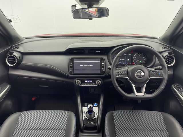 日産 キックス X 宮崎県 2020(令2)年 5.5万km 赤 純正ナビ(MM320D-L)/AM/FM/CD/DVD/Bluetooth/プロパイロット/衝突軽減ブレーキ/電動格納ミラー/横滑り防止装置/電子パーキング/ステアリングスイッチ/ドライブレコーダー/オートライト/フロアマット/ドアバイザー