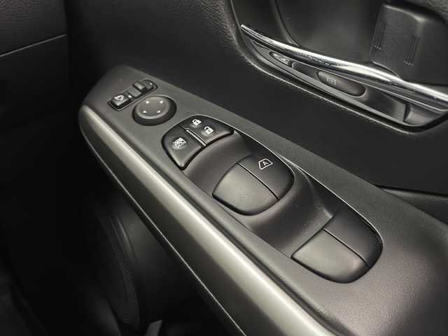日産 キックス X 宮崎県 2020(令2)年 5.5万km 赤 純正ナビ(MM320D-L)/AM/FM/CD/DVD/Bluetooth/プロパイロット/衝突軽減ブレーキ/電動格納ミラー/横滑り防止装置/電子パーキング/ステアリングスイッチ/ドライブレコーダー/オートライト/フロアマット/ドアバイザー