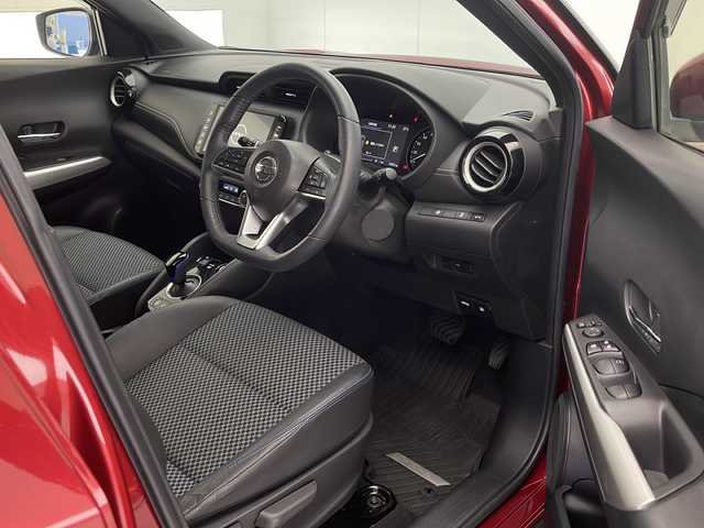 日産 キックス X 宮崎県 2020(令2)年 5.5万km 赤 純正ナビ(MM320D-L)/AM/FM/CD/DVD/Bluetooth/プロパイロット/衝突軽減ブレーキ/電動格納ミラー/横滑り防止装置/電子パーキング/ステアリングスイッチ/ドライブレコーダー/オートライト/フロアマット/ドアバイザー