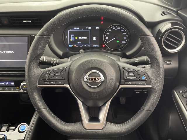 日産 キックス X 宮崎県 2020(令2)年 5.5万km 赤 純正ナビ(MM320D-L)/AM/FM/CD/DVD/Bluetooth/プロパイロット/衝突軽減ブレーキ/電動格納ミラー/横滑り防止装置/電子パーキング/ステアリングスイッチ/ドライブレコーダー/オートライト/フロアマット/ドアバイザー