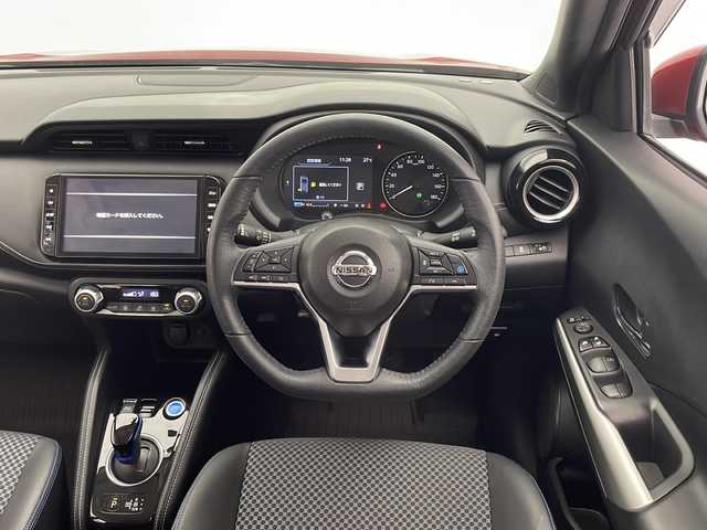 日産 キックス X 宮崎県 2020(令2)年 5.5万km 赤 純正ナビ(MM320D-L)/AM/FM/CD/DVD/Bluetooth/プロパイロット/衝突軽減ブレーキ/電動格納ミラー/横滑り防止装置/電子パーキング/ステアリングスイッチ/ドライブレコーダー/オートライト/フロアマット/ドアバイザー