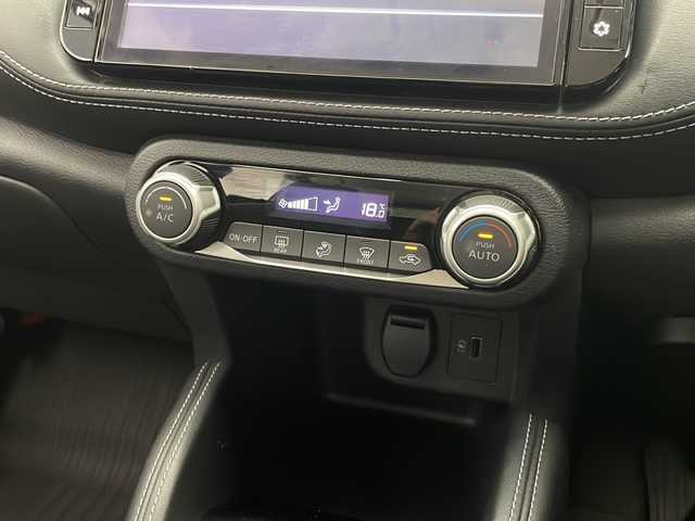 日産 キックス X 宮崎県 2020(令2)年 5.5万km 赤 純正ナビ(MM320D-L)/AM/FM/CD/DVD/Bluetooth/プロパイロット/衝突軽減ブレーキ/電動格納ミラー/横滑り防止装置/電子パーキング/ステアリングスイッチ/ドライブレコーダー/オートライト/フロアマット/ドアバイザー