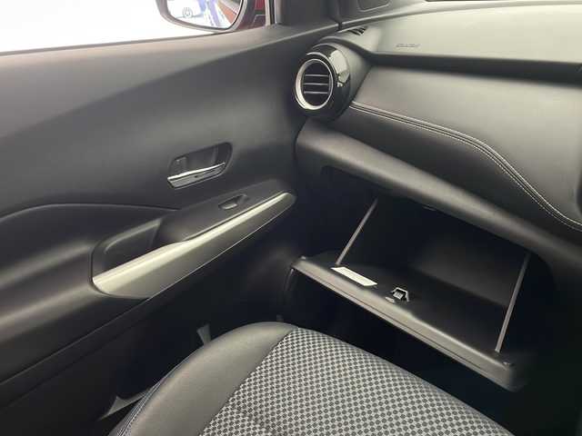 日産 キックス X 宮崎県 2020(令2)年 5.5万km 赤 純正ナビ(MM320D-L)/AM/FM/CD/DVD/Bluetooth/プロパイロット/衝突軽減ブレーキ/電動格納ミラー/横滑り防止装置/電子パーキング/ステアリングスイッチ/ドライブレコーダー/オートライト/フロアマット/ドアバイザー