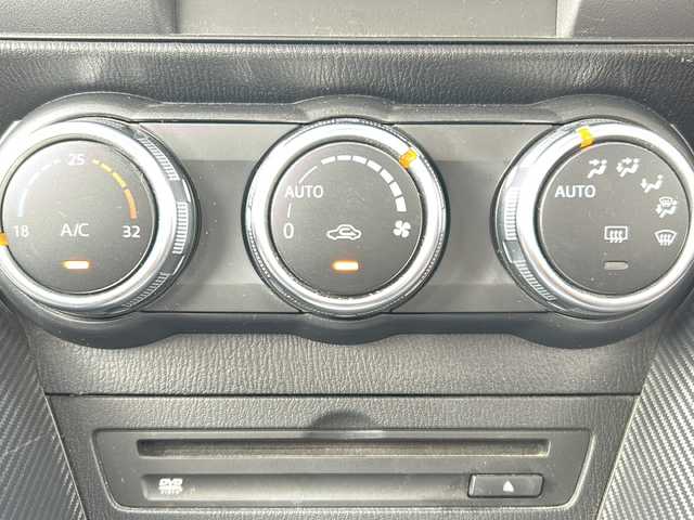 マツダ ＣＸ－３ XD プロアクティブ 福岡県 2017(平29)年 6.2万km セラミックM 純正ナビ/（BT/フルセグ/AM/FM/CD/DVD）/バックカメラ/HUD/レーダークルーズコントロール/LEDヘッドライト/オートライト/レザーシート/純正18インチAW/アイドリングストップ/SCMS/BSM/横滑り防止装置/盗難防止装置/レーンキープアシスト/衝突軽減システム/コーナーセンサー/スマートキー/ETC/保証書/取扱説明書