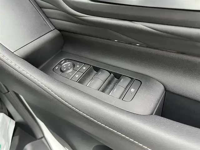 トヨタ アルファードハイブリット Z 鳥取県 2024(令6)年 0.1万km プラチナホワイトパールマイカ ワンオーナー/純正12.3インチDPオーディオ/BT/フルセグ/HDMI/パノラミックビューモニター/デジタルインナーミラー/トヨタチームメイト/ETC2.0/前席/二列目パワーシート/前席シートヒーター/ブラインドスポットモニター/左右独立ムーンルーフ/黒レザーシート/両側パワースライドドア/パワーバックドア/トヨタセーフティセンス/レーダークルーズコントロール/レーンキープアシスト/LEDヘットライト/フォグライト/純正18インチアルミホイール/ドアバイザー/スペアキー/スペアタイヤ/保証書/取扱説明書