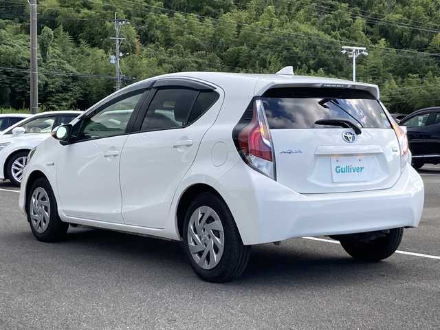 トヨタ アクア S 佐賀県 2016(平28)年 6.9万km スーパーホワイトⅡ ワンオーナー/Carrozzeriaナビ/プリクラッシュセーフティ/レーンディパーチャーアラート/オートハイビーム/ETC/リモコンキー