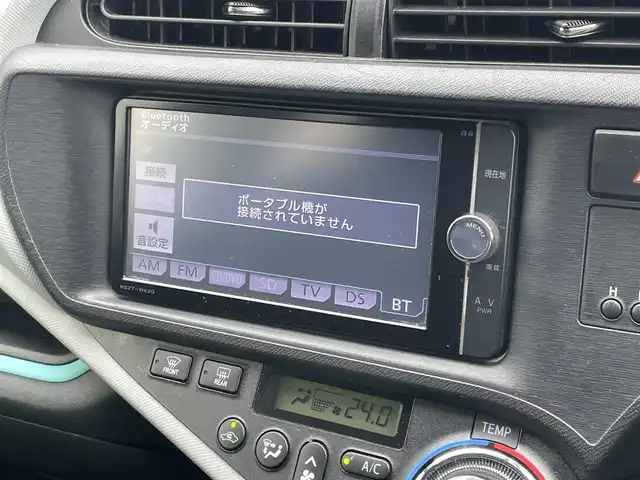 トヨタ アクア S 長崎県 2012(平24)年 5.5万km ライムホワイトパールクリスタルシャイン (株)IDOMが運営する【じしゃロン長崎店】の自社ローン専用車両になりますこちらは現金またはオートローンご利用時の価格です。自社ローンご希望の方は別途その旨お申付け下さい/ナビ　/バックカメラ　/シートヒーター　/プッシュスタート　/スマートキー　/オートライト　/Ｂｌｕｅｔｏｏｔｈ　/フルセグテレビ　/電格ミラー
