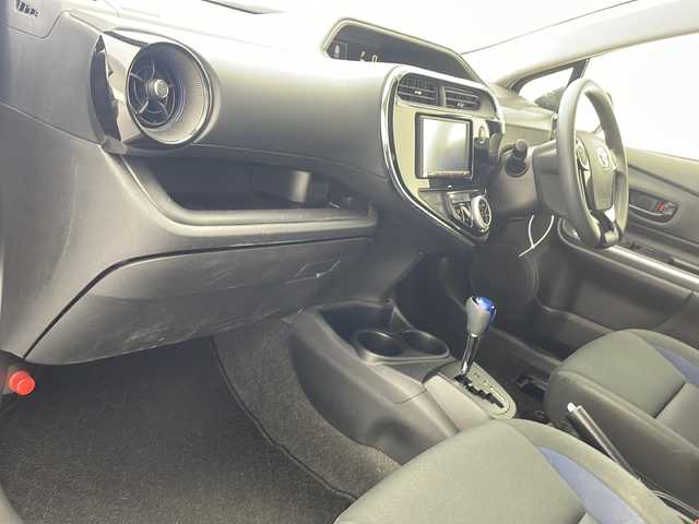 トヨタ アクア S 沖縄県 2020(令2)年 5.3万km ジュエリーパープルマイカM 社外ナビ【NXR16III】/　(Bluetooth CD USB)/ビルトインETC/バックカメラ/ステアリングスイッチ/ウィンカーミラー/オートエアコン/キーレスエントリー/スペアキー/パワーウィンドウ