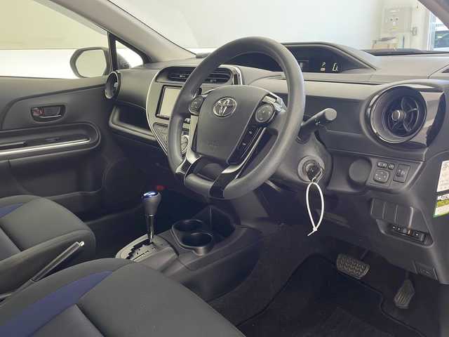 トヨタ アクア S 沖縄県 2020(令2)年 5.3万km ジュエリーパープルマイカM 社外ナビ【NXR16III】/　(Bluetooth CD USB)/ビルトインETC/バックカメラ/ステアリングスイッチ/ウィンカーミラー/オートエアコン/キーレスエントリー/スペアキー/パワーウィンドウ