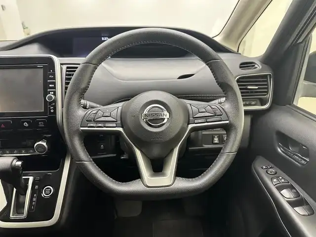 日産 セレナ ハイウェイスター 兵庫県 2017(平29)年 7.6万km ダイヤモンドブラック 純正SDナビ（MM５１６D-L）/（CD、DVD、BD、SD、BT、フルセグ）/両側パワースライドドア/アイドリングストップ/コーナーセンサー/クルーズコントロール/アラウンドビューモニター/エマージェンシーブレーキ/パーキングアシスト/LDW/標識検知/純正フリップダウンモニター/ETC/R・S.Rダウンサス/社外18インチAW/LEDフォグランプ/スペアキー×１/純正フロアマット