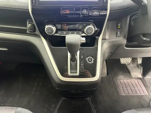 日産 セレナ ハイウェイスター 兵庫県 2017(平29)年 7.6万km ダイヤモンドブラック 純正SDナビ（MM５１６D-L）/（CD、DVD、BD、SD、BT、フルセグ）/両側パワースライドドア/アイドリングストップ/コーナーセンサー/クルーズコントロール/アラウンドビューモニター/エマージェンシーブレーキ/パーキングアシスト/LDW/標識検知/純正フリップダウンモニター/ETC/R・S.Rダウンサス/社外18インチAW/LEDフォグランプ/スペアキー×１/純正フロアマット
