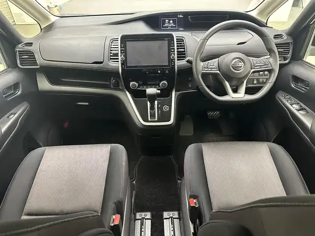 日産 セレナ ハイウェイスター 兵庫県 2017(平29)年 7.6万km ダイヤモンドブラック 純正SDナビ（MM５１６D-L）/（CD、DVD、BD、SD、BT、フルセグ）/両側パワースライドドア/アイドリングストップ/コーナーセンサー/クルーズコントロール/アラウンドビューモニター/エマージェンシーブレーキ/パーキングアシスト/LDW/標識検知/純正フリップダウンモニター/ETC/R・S.Rダウンサス/社外18インチAW/LEDフォグランプ/スペアキー×１/純正フロアマット
