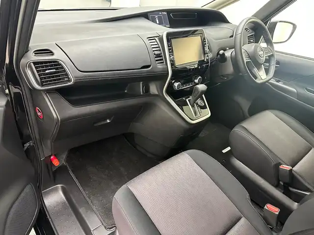 日産 セレナ ハイウェイスター 兵庫県 2017(平29)年 7.6万km ダイヤモンドブラック 純正SDナビ（MM５１６D-L）/（CD、DVD、BD、SD、BT、フルセグ）/両側パワースライドドア/アイドリングストップ/コーナーセンサー/クルーズコントロール/アラウンドビューモニター/エマージェンシーブレーキ/パーキングアシスト/LDW/標識検知/純正フリップダウンモニター/ETC/R・S.Rダウンサス/社外18インチAW/LEDフォグランプ/スペアキー×１/純正フロアマット