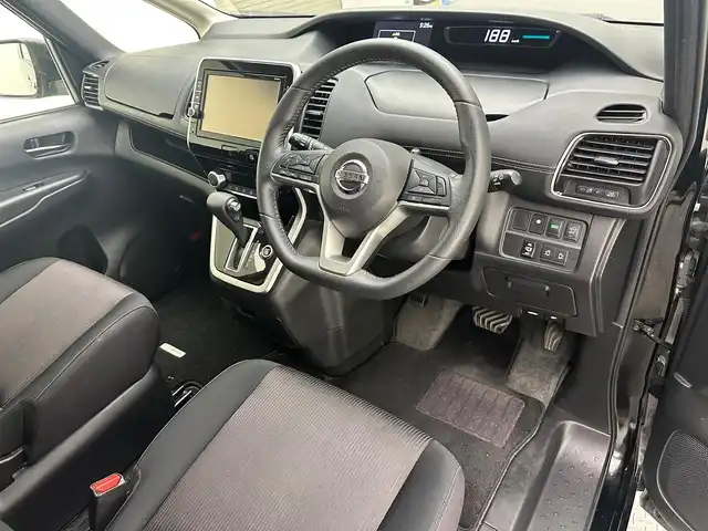 日産 セレナ ハイウェイスター 兵庫県 2017(平29)年 7.6万km ダイヤモンドブラック 純正SDナビ（MM５１６D-L）/（CD、DVD、BD、SD、BT、フルセグ）/両側パワースライドドア/アイドリングストップ/コーナーセンサー/クルーズコントロール/アラウンドビューモニター/エマージェンシーブレーキ/パーキングアシスト/LDW/標識検知/純正フリップダウンモニター/ETC/R・S.Rダウンサス/社外18インチAW/LEDフォグランプ/スペアキー×１/純正フロアマット