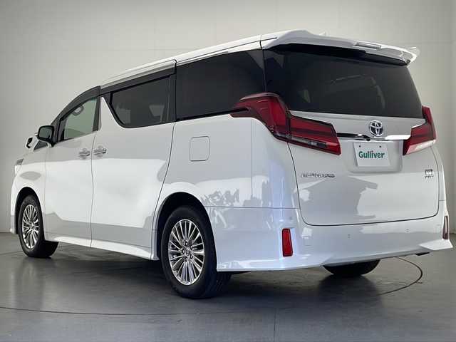 トヨタ アルファードハイブリット SR Cパッケージ 宮崎県 2022(令4)年 4.8万km ホワイトパールクリスタルシャイン 禁煙車/トヨタセーフティセンス/純正9型ディスプレイオーディオナビTV/（T-CONNECT/CD/DVD/Bluetooth/フルセグTV）/純正リアフリップダウンモニター/純正ビルトイン2.0ETC/純正LEDオートライト/純正LEDフォグ/純正17インチアルミ/純正フロアマット/黒本革シート/Wサンルーフ/両側電動スライドドア/プリクラッシュセーフティ/アダプティブクルーズコントロール/レーンディパーチャーアラート/オートマチックハイビーム/クリアランスソナー/ブラインドスポットモニター/AC100V/エグゼクティブパワーシート/パワーバックドア/ステアリングヒーター/前席エアシート/シートヒーター/デジタルインナーミラー/スマートキー/プッシュエンジンスタート/新車時保証書/取扱い説明書