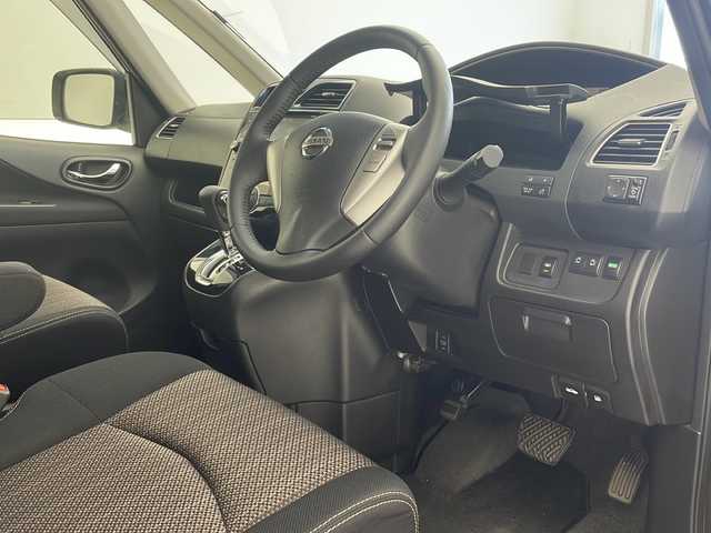 日産 セレナ HWS S HV Vセレ +Sefty 沖縄県 2015(平27)年 8.7万km タイガーアイブラウン 純正8インチナビ(MM514D-L)/（フルセグTV　DVD　Bluetooth）/バックカメラ/ETC/ドライブレコーダー/フリップダウンモニター/クルーズコントロール/両側パワースライドドア/スマートキー/プッシュスタート/ドアバイザー/純正フロアマット/純正16インチアルミホイール/LEDヘッドライト/オートライト