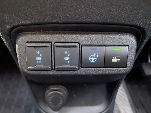 トヨタ シエンタ Z 滋賀県 2024(令6)年 2.6万km ベージュ 純正10.5インチナビ/・Bluetooth/USB/フルセグ/Miracast/全方位カメラ/両側パワースライドドア/ブラインドスポットモニター/前後コーナーセンサー/シートヒーター/ステアリングヒーター/前後ドライブレコーダー/追従付クルーズコントトール/ステアリングリモコン/スマートキー/プッシュスタート